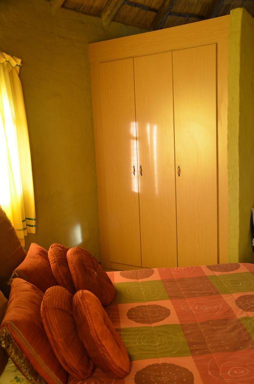 Bama Lodge Rietfontein Bilik gambar